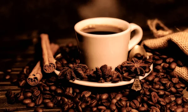 Настоящий Аромат Кофе Приятный Аромат Кофейных Зерен Чашку Кофе — стоковое фото