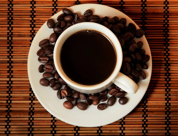 Une tasse de café dans un café — Photo
