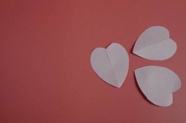 Festivalde kalp şeklinde kağıt kullanılıyor.