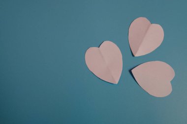 Festivalde kalp şeklinde kağıt kullanılıyor.