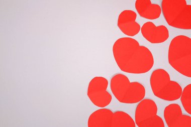 Festivalde kalp şeklinde kağıt kullanılıyor.