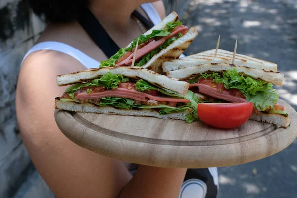 Sanduíches Alimento Popular Que Pessoas Comem Juntas São Fáceis Encontrar — Fotografia de Stock