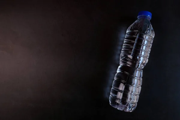 Minum Air Dalam Botol Plastik Yang Tersedia Secara Komersial Toko — Stok Foto