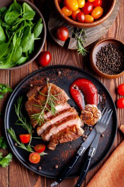 Domuz pirzolası. Yukarıdan görüntüle