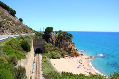 Deniz demiryolu ve otomobil yolda