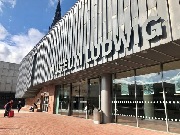 Köln, Almanya - 8 Mart 2019: Ludwig Müzesi modern sanata ev sahipliği yapıyor