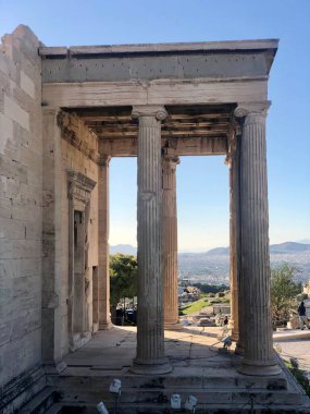 Atina, Yunanistan - 1 Aralık 2019: Atina Akropolünde Kalıntılar