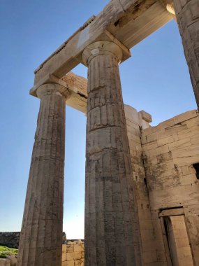 Atina, Yunanistan: Atinalı Akropolis 'in eski bir tapınağı olan Parthenon, Tanrıça Athena' ya adanmıştır.