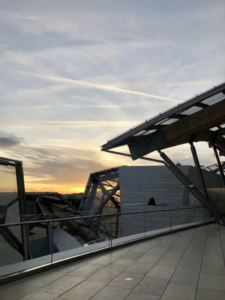 Louis Vuitton Vakfı, mimar Frank Gehry tarafından tasarlandı.
