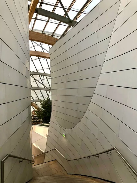 Louis Vuitton Vakfı, mimar Frank Gehry tarafından tasarlandı.