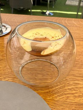 İyi yemek, yaratıcı bir başlangıç Michelin Star restoranında servis ediliyor.