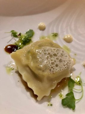 Mantarlı ravioli ile Myanmar 'da güzel bir yemek.