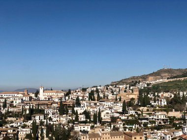 Granada, İspanya - 30 Aralık 2019: Alhambra 'dan Granada şehrini görmek