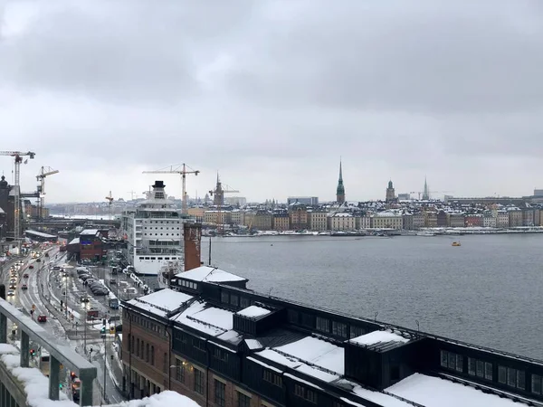 Sztokholm, Szwecja - 2 lutego 2019: Przegląd panoramy Sztokholmu w szary zimowy dzień — Zdjęcie stockowe