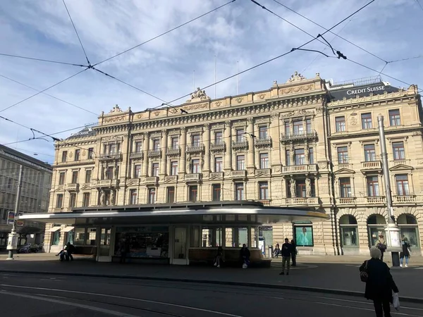 Zürih, İsviçre - 3 Mart 2019: Credit Suisse Merkezi Paradeplatz, Zürih
