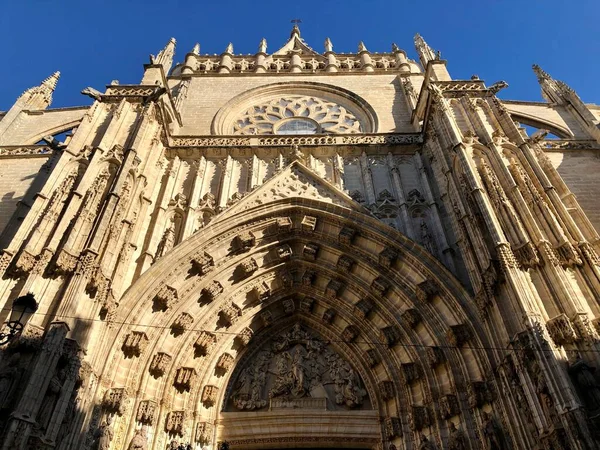 Seville, İspanya - 24 Aralık 2019: Seville Katedrali, Saint Mary Katedrali