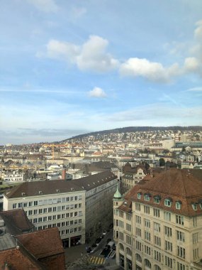 Zürih, İsviçre - 2 Mart 2019: Zürih 'in çatıdan görünüşü