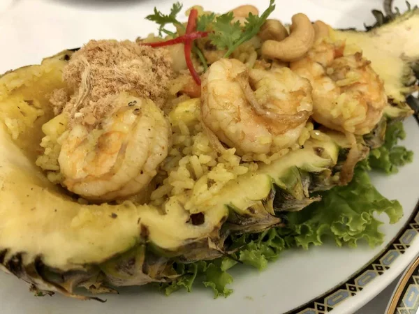Thai prawns served in pineapple in Michelin star restaurant — Photo