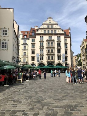 Münih, Almanya - 27 Mayıs 2018 Ünlü Alman bira fabrikası Hofbrauhaus Münih