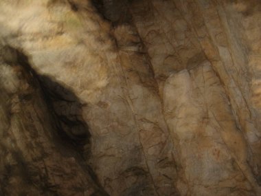 Kaya mağarası yürüyüşü