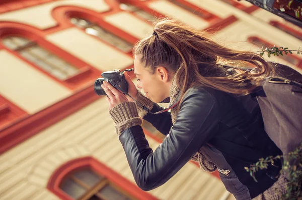 Fotógrafa turística feminina — Fotografia de Stock