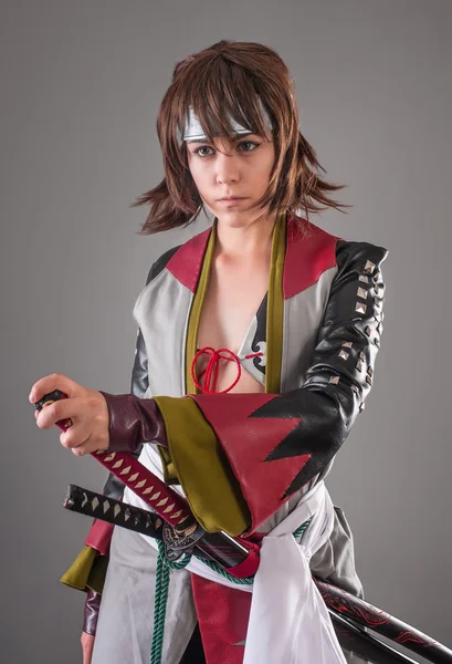 Katana kılıcı ile Japon samurai.