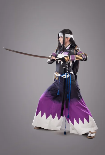 Samurai japonés con espada katana — Foto de Stock