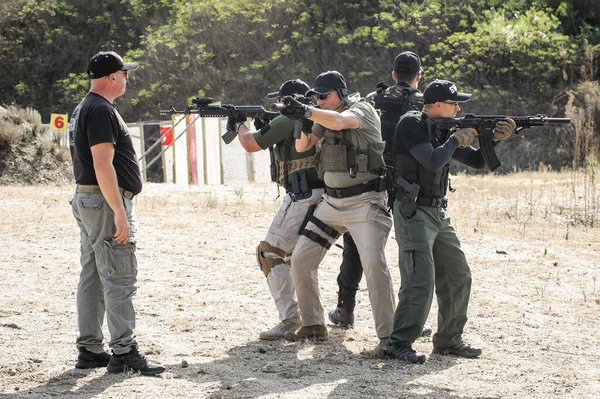 Soldados Exército Militar Combate Táctico Disparando Metralhadora Fuzil Tiroteio Armas — Fotografia de Stock