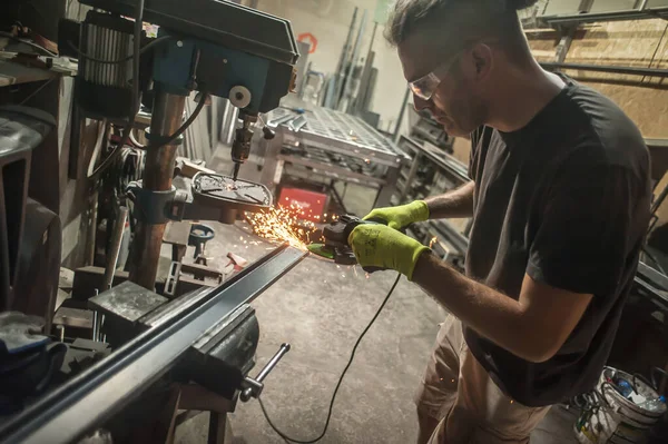 Man Working Electric Grinder Tool Steel Structure Factory Sparks Flying — Stock Photo, Image