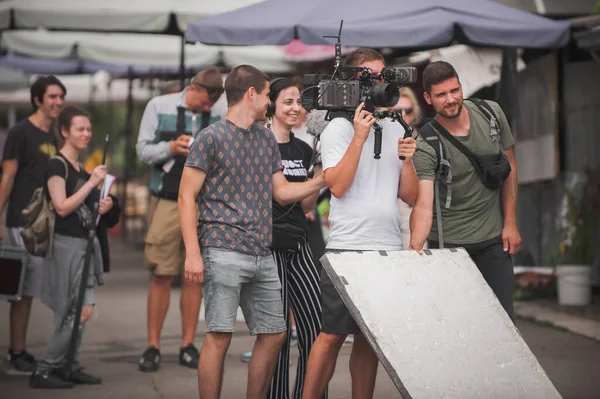 Zákulisí Tým Filmových Štábů Natáčí Filmovou Scénu Venkovním Místě Výroba — Stock fotografie