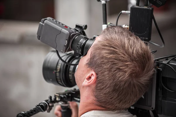 Dietro Quinte Cameraman Girare Scena Del Film Con Sua Macchina — Foto Stock