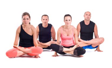 Grubunda pratik Yoga egzersizleri