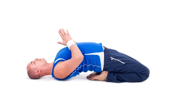 Homem de fitness fazendo exercício de ioga — Fotografia de Stock