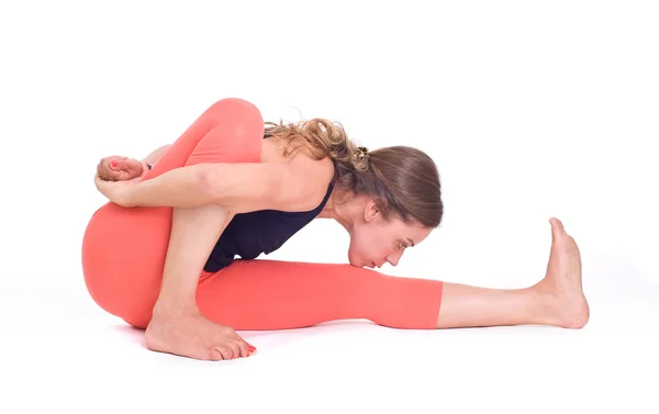 Practicar ejercicios de Yoga —  Fotos de Stock