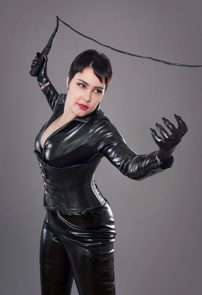 Catwoman mit Peitsche — Stockfoto
