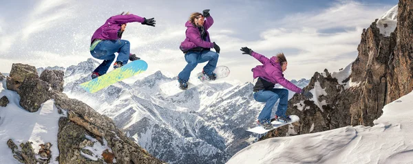 Le saut en snowboard — Photo