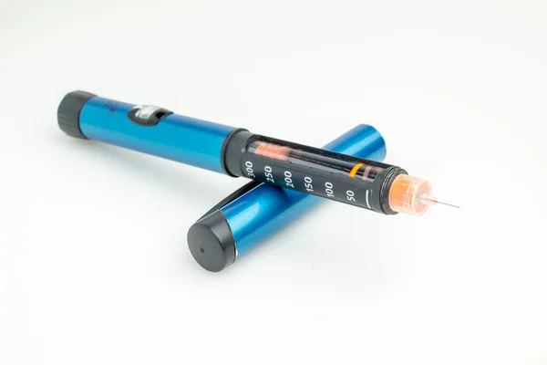 Insulinepen Ampul Met Een Naald Een Pastelgroen Behang Injectiespuit — Stockfoto