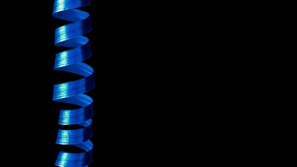 Niebieski Spiralny Chip Metalowy Czarnym Tle — Zdjęcie stockowe