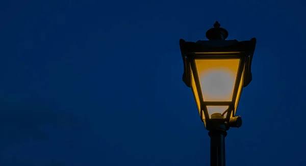 Stylish Black Outdoor Park Lamp — Stock Photo, Image