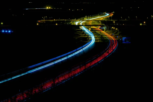 Carretera Nocturna Larga Exposición Luces Coches Camino Nocturno — Foto de Stock