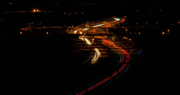 Nocna Autostrada Długa Ekspozycja Świateł Samochodów Nocnej Drodze — Zdjęcie stockowe