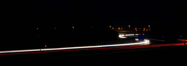 Luzes Noturnas Luzes Carros Movimento Noite Exposição Longa Vermelho Azul — Fotografia de Stock