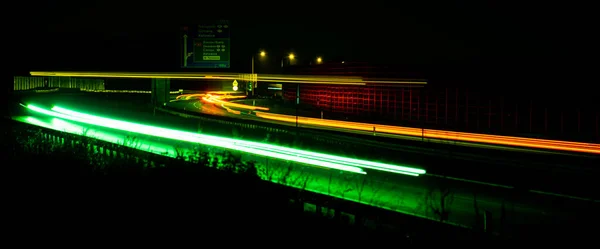 Nattljus Ljus Att Flytta Bilar Natten Lång Exponering Röd Blå — Stockfoto