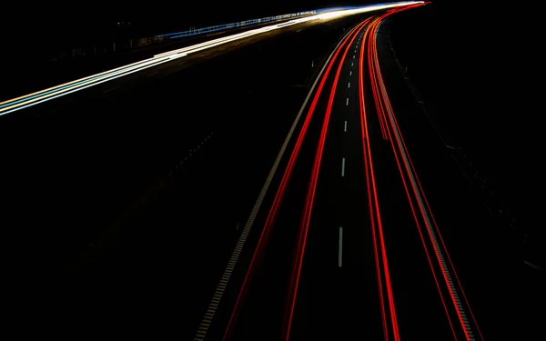 Luzes Noturnas Luzes Carros Movimento Noite Exposição Longa Vermelho Azul — Fotografia de Stock