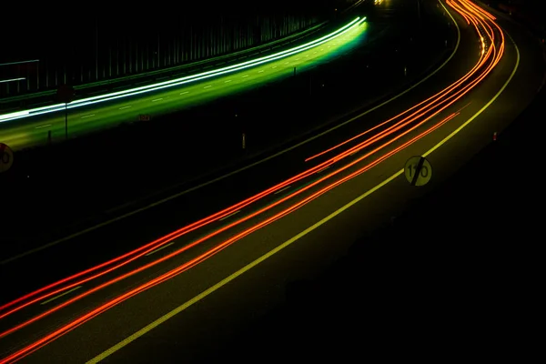 Luzes Noturnas Luzes Carros Movimento Noite Exposição Longa Vermelho Azul — Fotografia de Stock