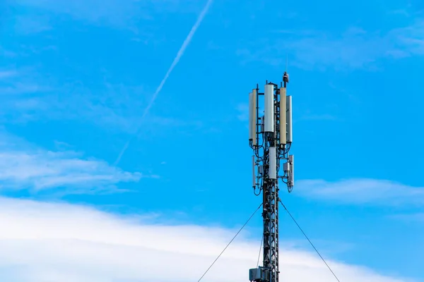 Torre Telecomunicaciones Celular Estación Base Macro Equipo Telecomunicaciones Red Radio — Foto de Stock