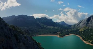 Su rezervuarı Cuber, Tramuntana Dağları, Mallorca, Mayorka, Balearic Adaları 'nın Hava Aracı Çekimi.