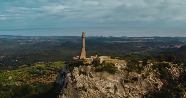 Monumento Cruz Religiosa Drone Aéreo Disparado Monte Puig Sant Salvador — Vídeo de Stock