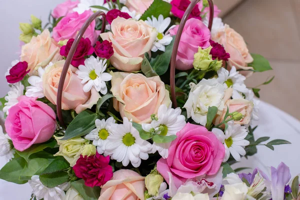 Piękny Bukiet Kwiatów Wazonie — Zdjęcie stockowe