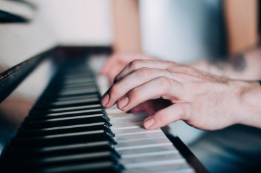 Bir piyanistin elleri